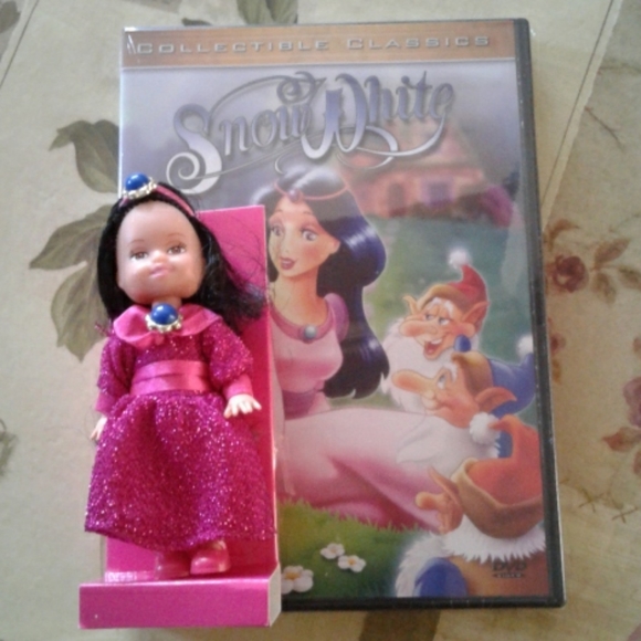 DVD Collectible Fairy Tale Classics with Dolls - Picture 2 of 8